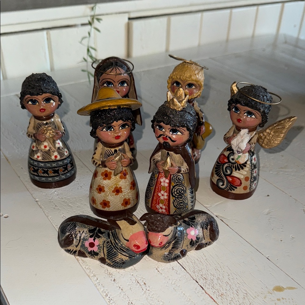 vintage Mexican folk art pottery set of 8 nativity is incomplete Tonala, Mexico